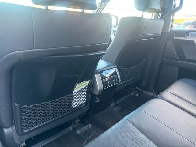 TOYOTA Land Cruiser – 17