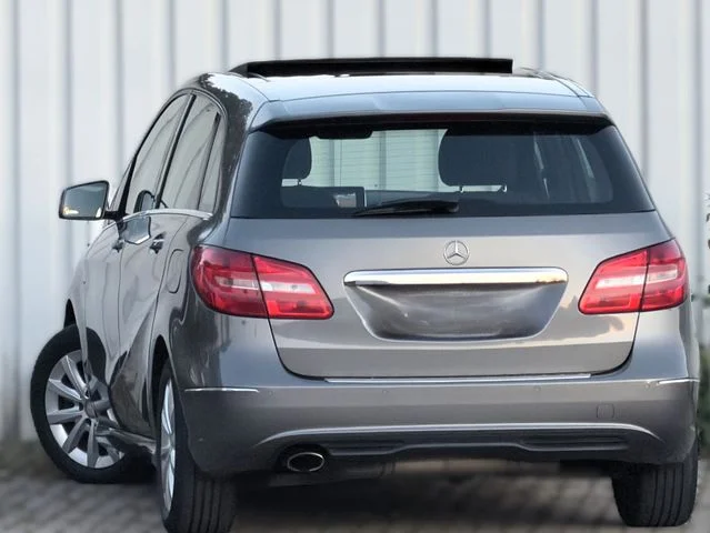 MERCEDES-BENZ B 180 – 4