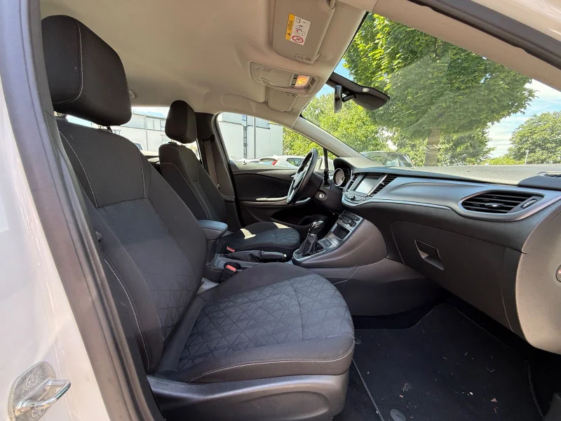 Opel Astra – 13