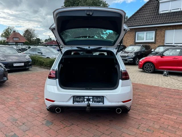 Volkswagen Golf – 10