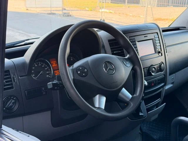 Mercedes-Benz Sprinter – 19
