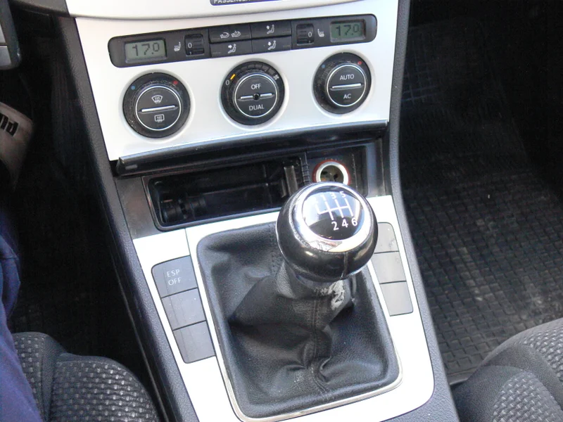 Volkswagen Passat 1.8 TSI Comfortline – 19