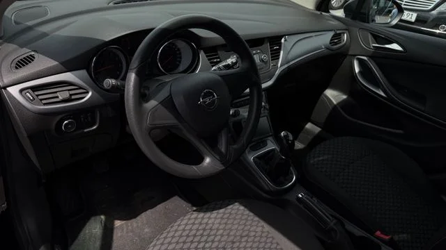 Opel Astra – 8