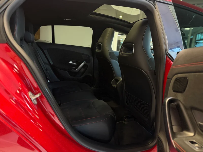 Mercedes-Benz CLA 220 – 12
