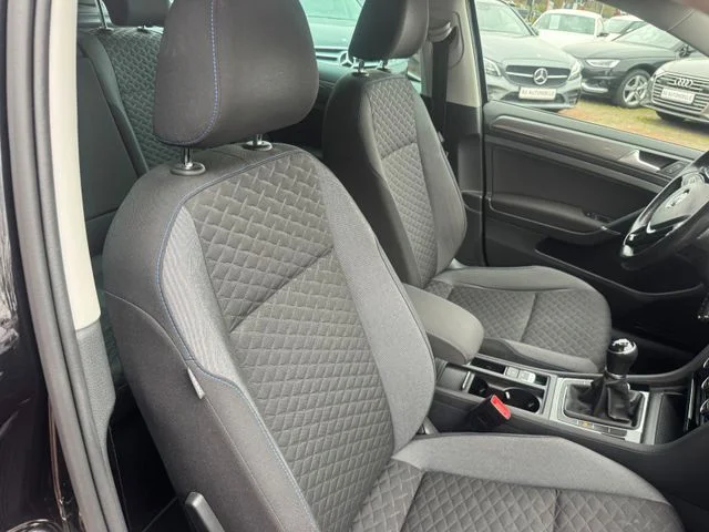 Volkswagen Golf – 15