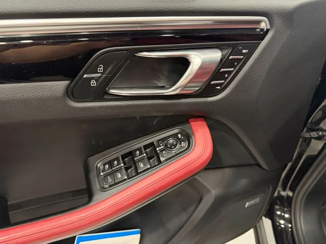 Porsche Macan – 13