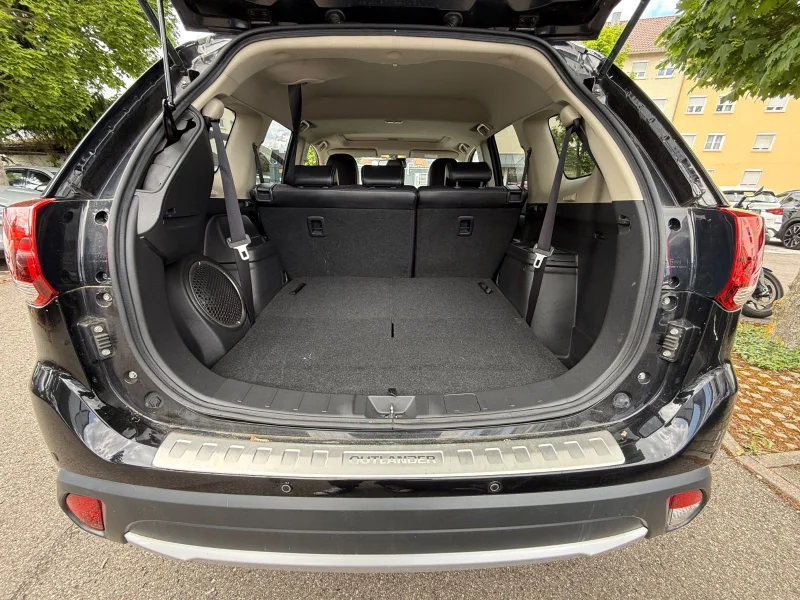 Mitsubishi Outlander – 24