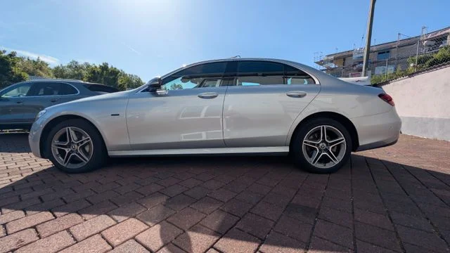 MERCEDES-BENZ E 300 – 2