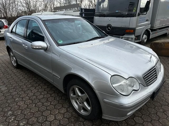 Mercedes-Benz C 200 – 3