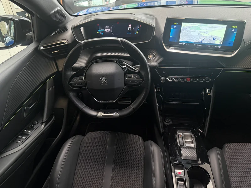 Peugeot 208 – 14