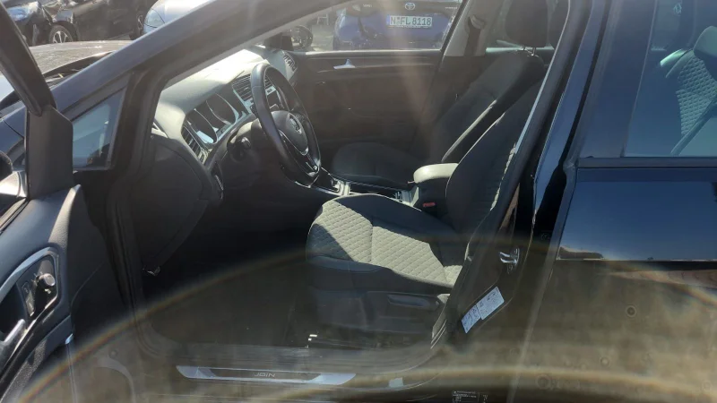 Volkswagen Golf – 15