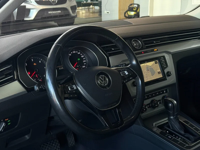 Volkswagen Passat – 8