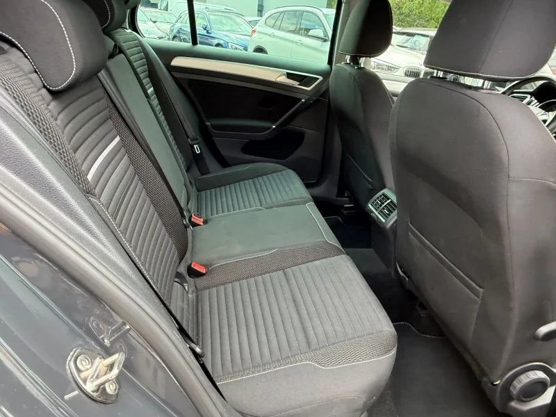 Volkswagen Golf – 16
