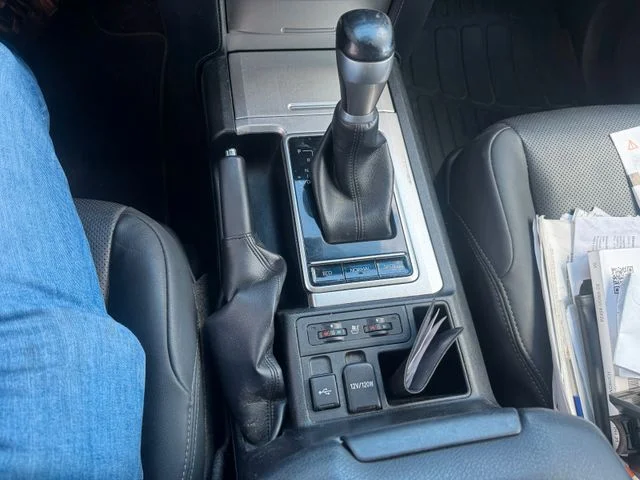 TOYOTA Land Cruiser – 24