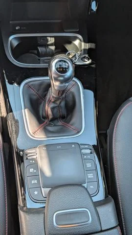 MERCEDES-BENZ A 200 – 17