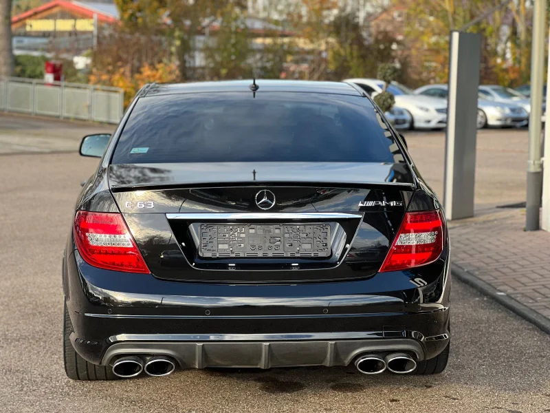 Mercedes-Benz C 63 AMG – 11