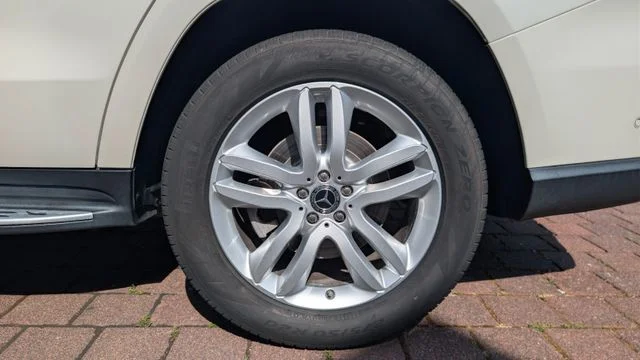 MERCEDES-BENZ GLS 450 – 7