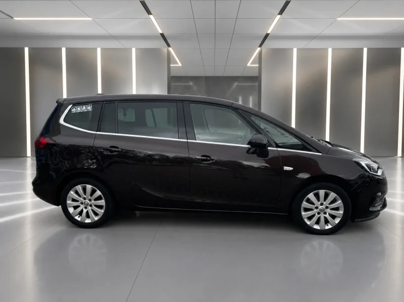 Opel Zafira – 10