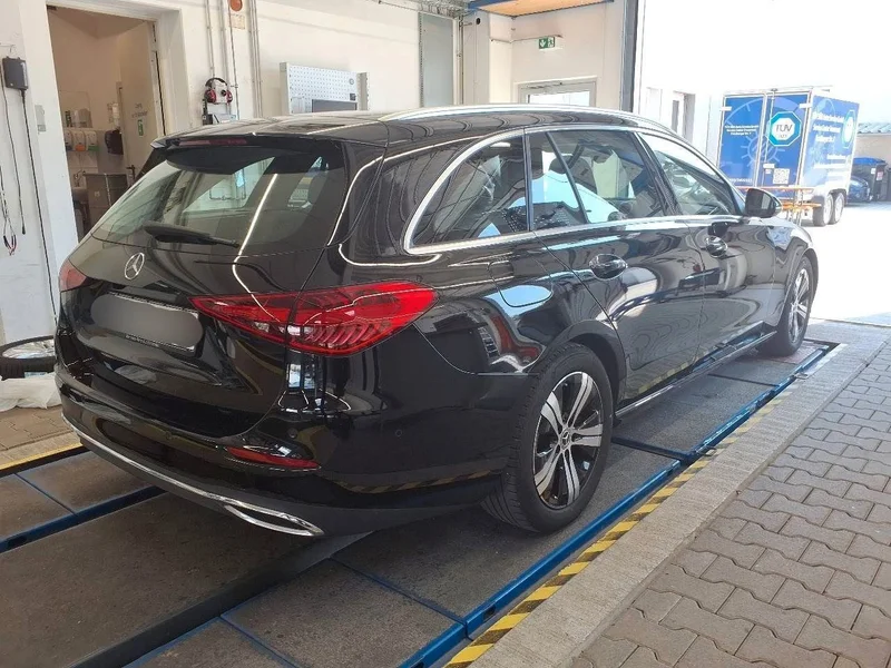 Mercedes-Benz C 200 – 3