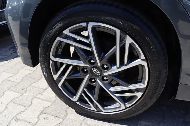 Hyundai Kona – 8