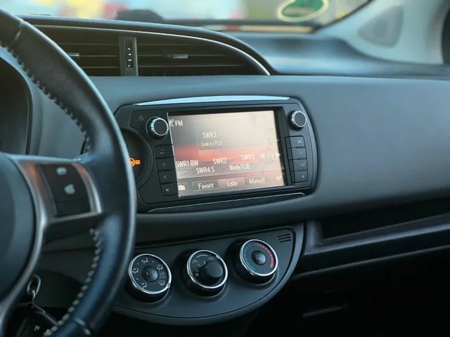 Toyota Yaris – 6