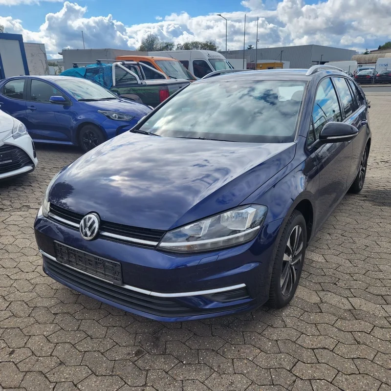 Volkswagen Golf – 12