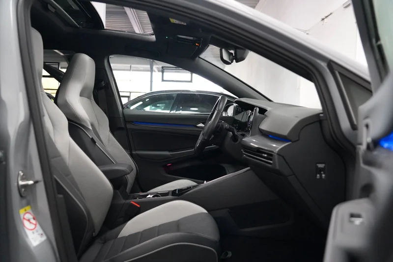 Volkswagen Golf – 32