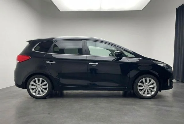 Kia Carens – 6