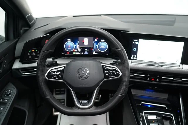 VW Golf – 24