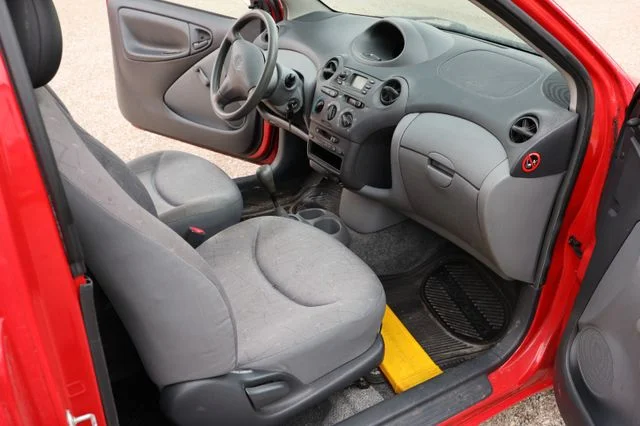 TOYOTA Yaris – 9