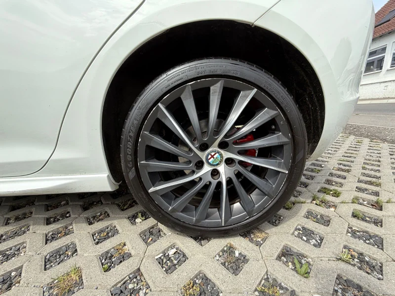 Alfa Romeo Giulietta – 9
