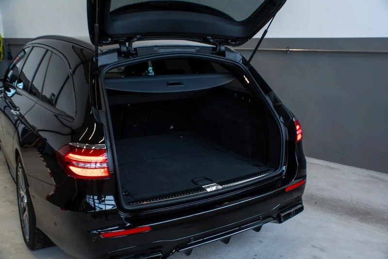 Mercedes-Benz E 63 AMG – 13