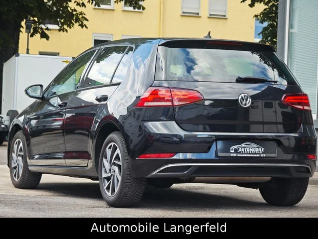 Volkswagen Golf – 8