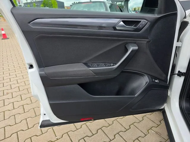 Volkswagen T-Roc – 32