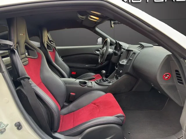 Nissan 370Z – 11