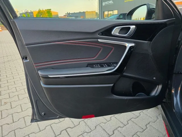Kia pro cee'd / ProCeed – 31