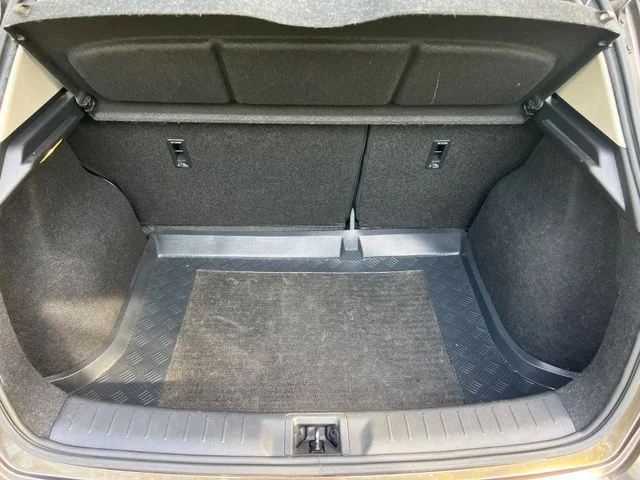 Nissan Pulsar – 12