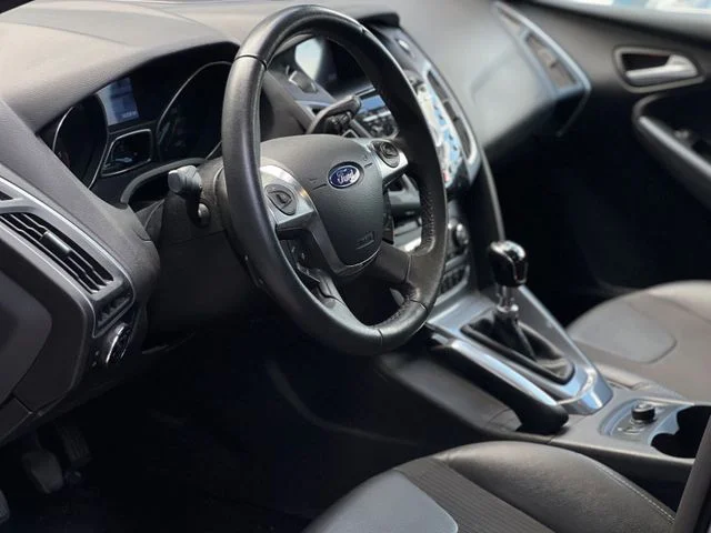 Ford Focus – 8