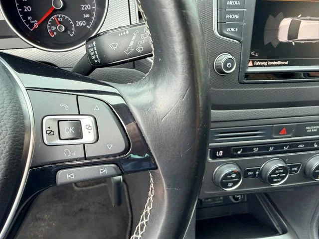 VW Golf Sportsvan – 25