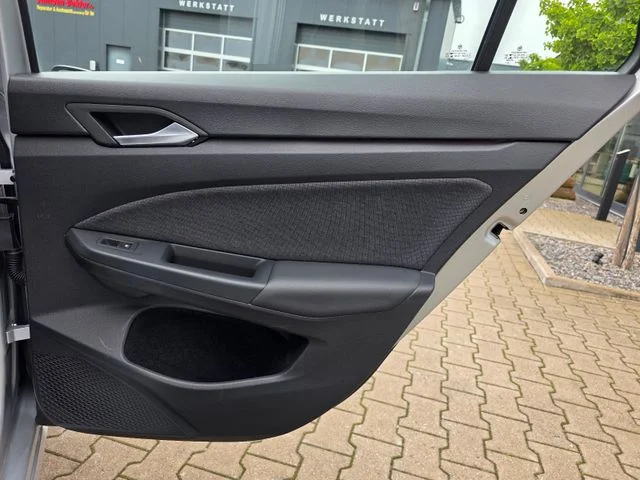 Volkswagen Golf – 23