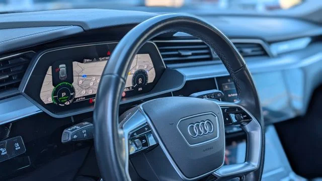 AUDI e-tron – 13