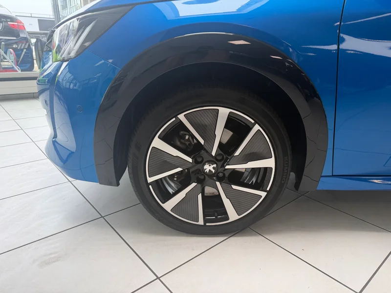 Peugeot 208 – 9