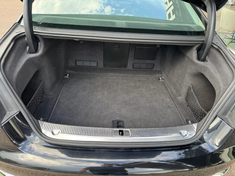 Audi A8 – 18