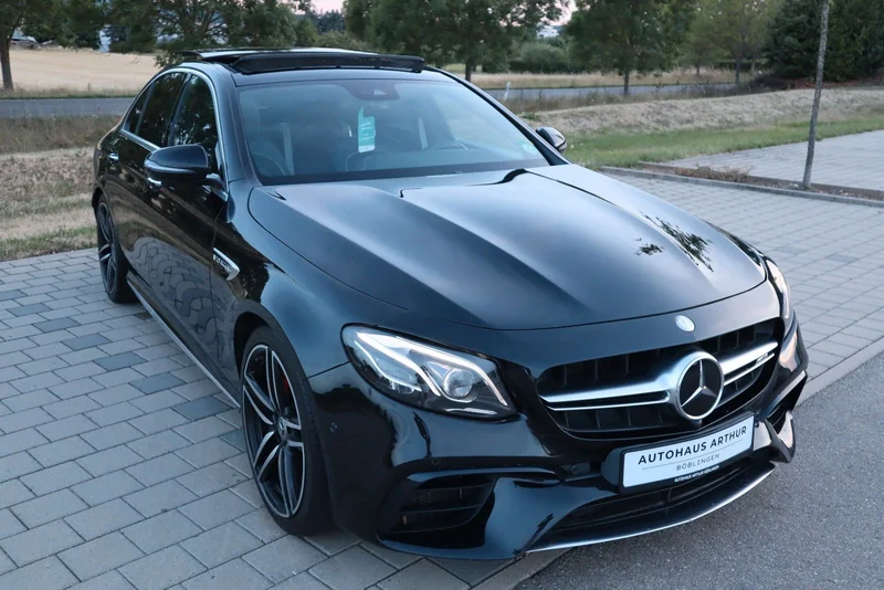 Mercedes-Benz E 63 AMG