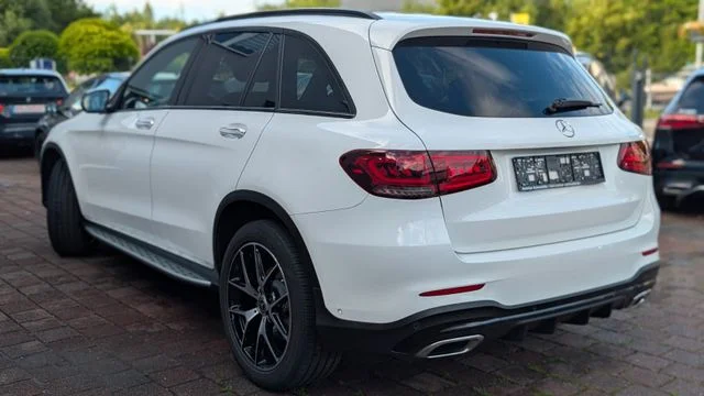 MERCEDES-BENZ GLC 300 – 4
