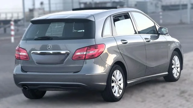 MERCEDES-BENZ B 180 – 6