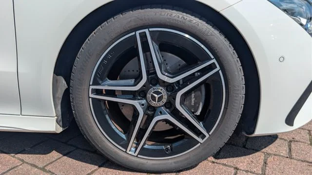 MERCEDES-BENZ CLA 200 – 24