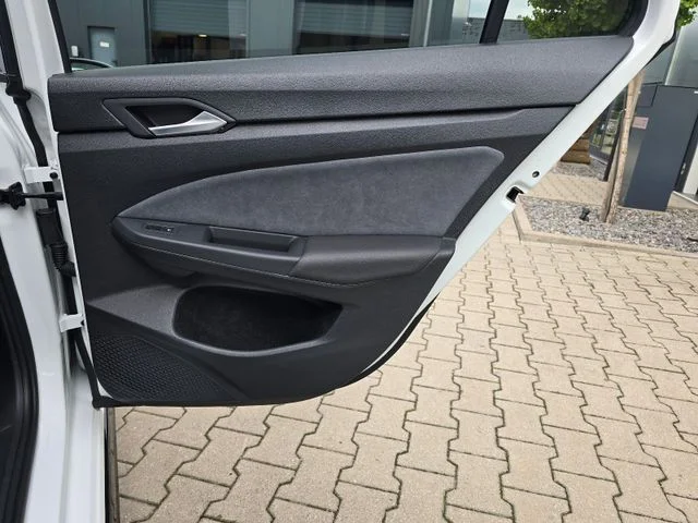 Volkswagen Golf – 33