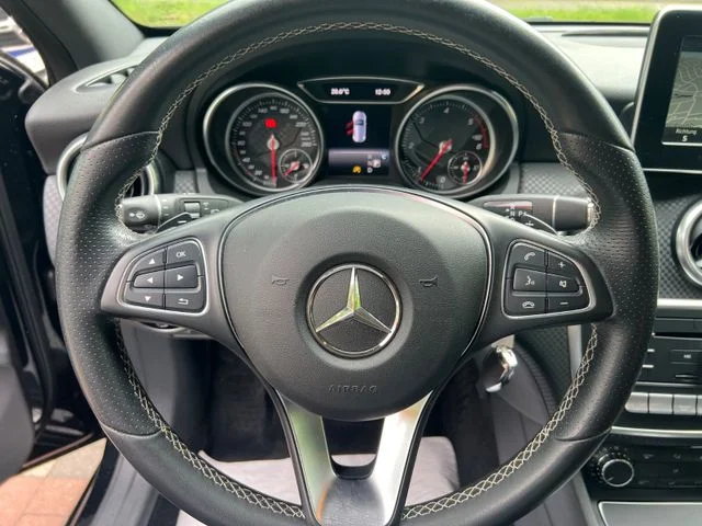 Mercedes-Benz A 200 – 12